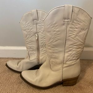 Steve Madden Cream/White Cowgirl Boots